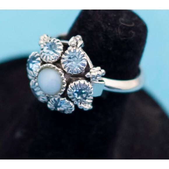 Vintage Snow Princess Ring by Avon - Size 5 - N28 - Picture 2 of 3